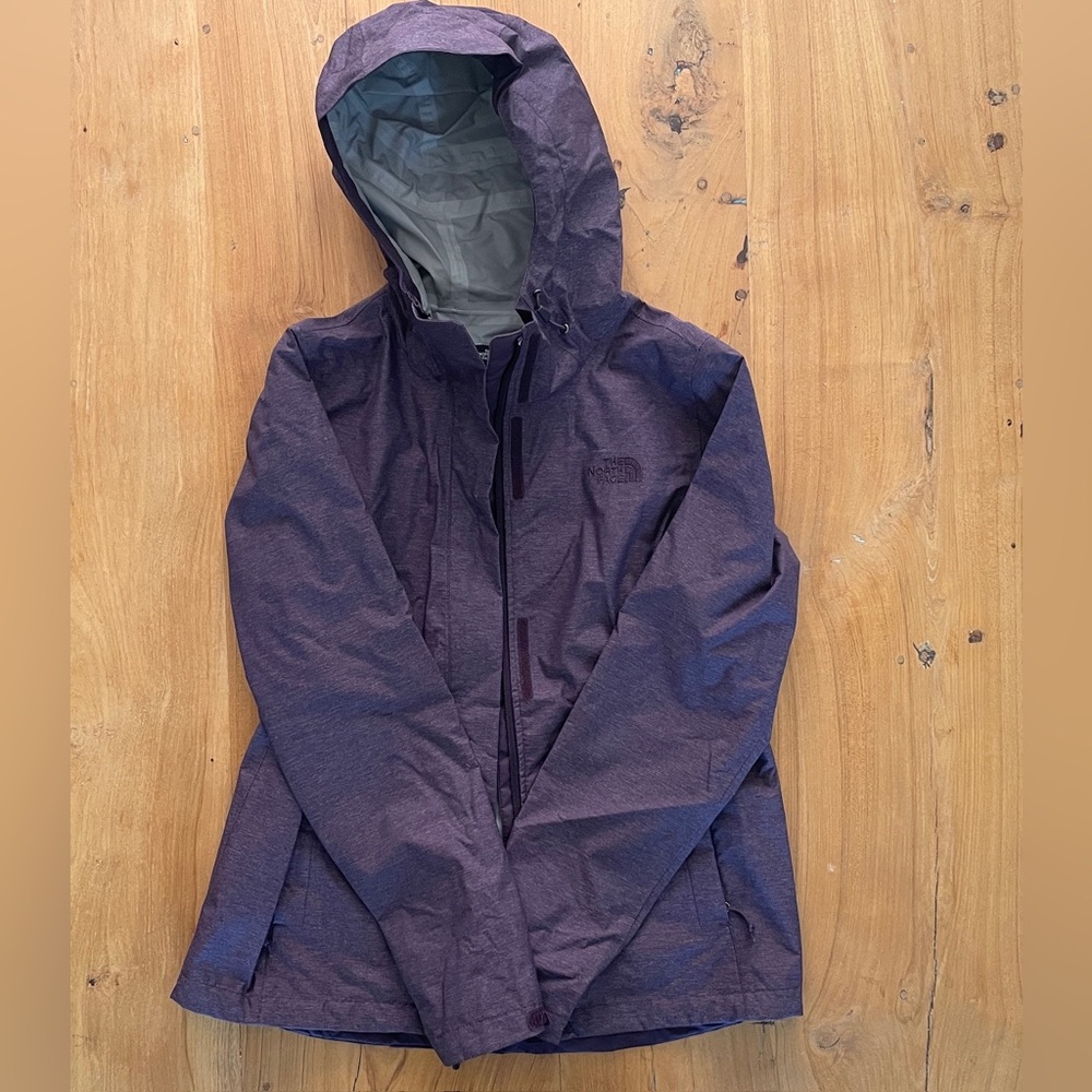 The North Face Women's Venture 2 Rain Jacket In Galaxy Purple Heather Size Small